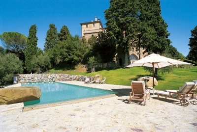 vacation-rental-photo_Italy_HII-IPC_Villa-I-Palazzi-Casale-Torre_ipcpol02_tablet